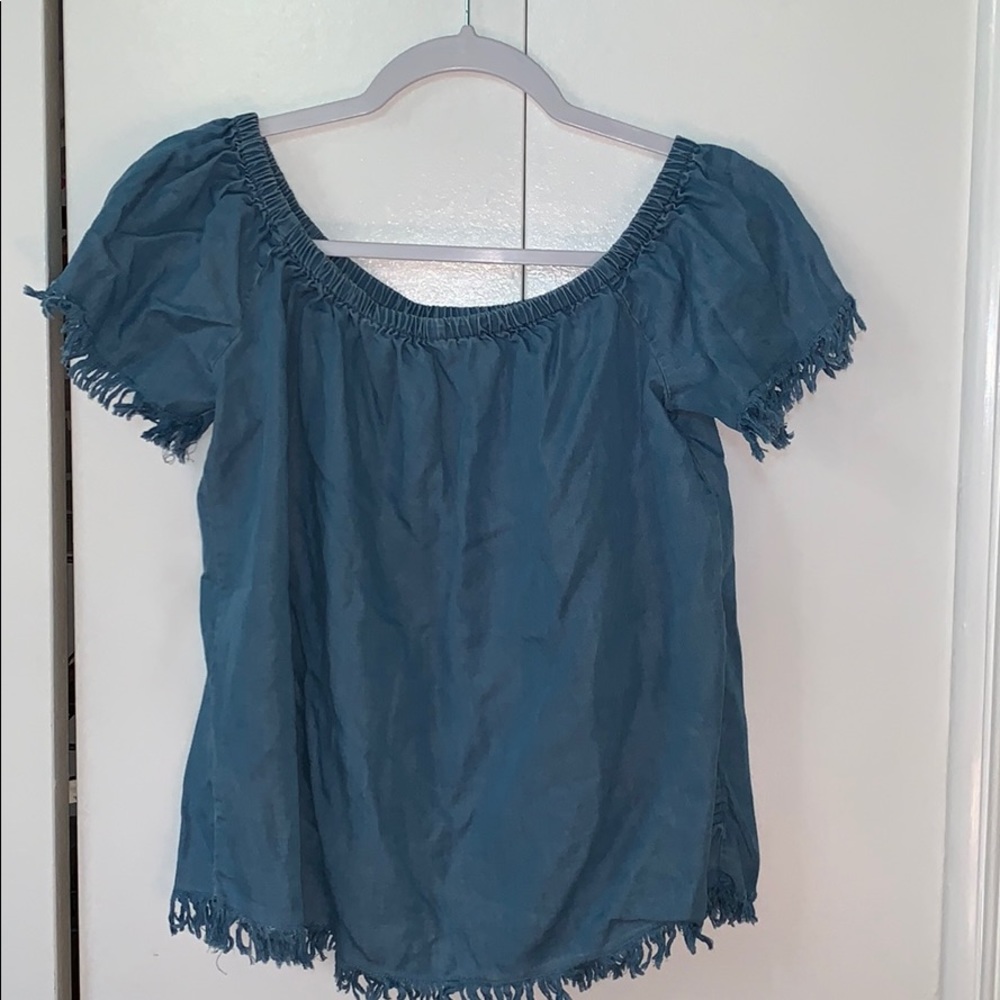 Miami M Chambray Short Sleeve Frayed Top